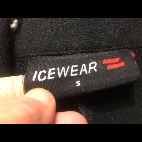 Winter coat size small - Picture 3 of 8